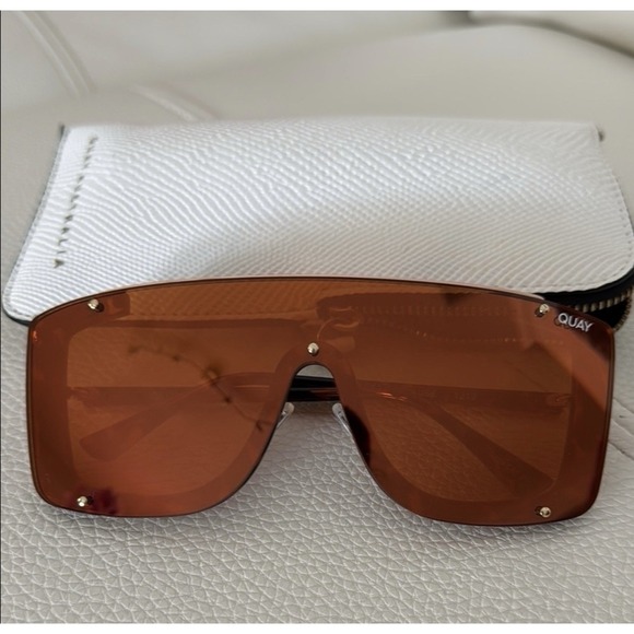 Quay Australia Sunglasses Amber Color Collabs With Lizzo 